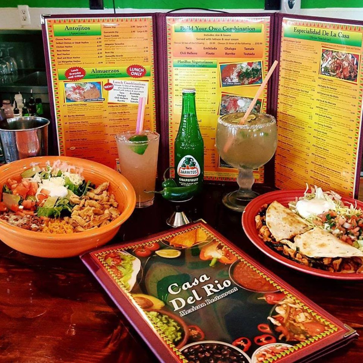 CasaDelRioMex's tweet photo. Weekends just aren't the same without a few Casa Del Rio margs. 😉 https://t.co/UArNv98u6h
