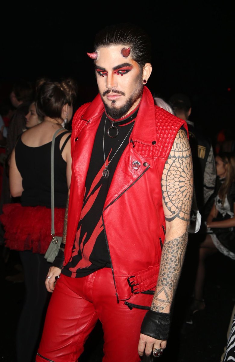 Adam Lambert as snails, a thread