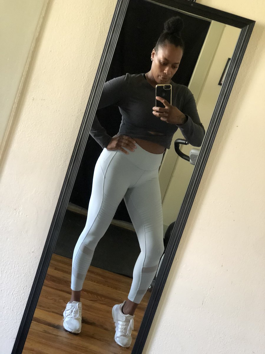 wideeyez24's tweet photo. #fitness #ebonychick #lifestyle #consistency https://t.co/mD0IhMGQId
