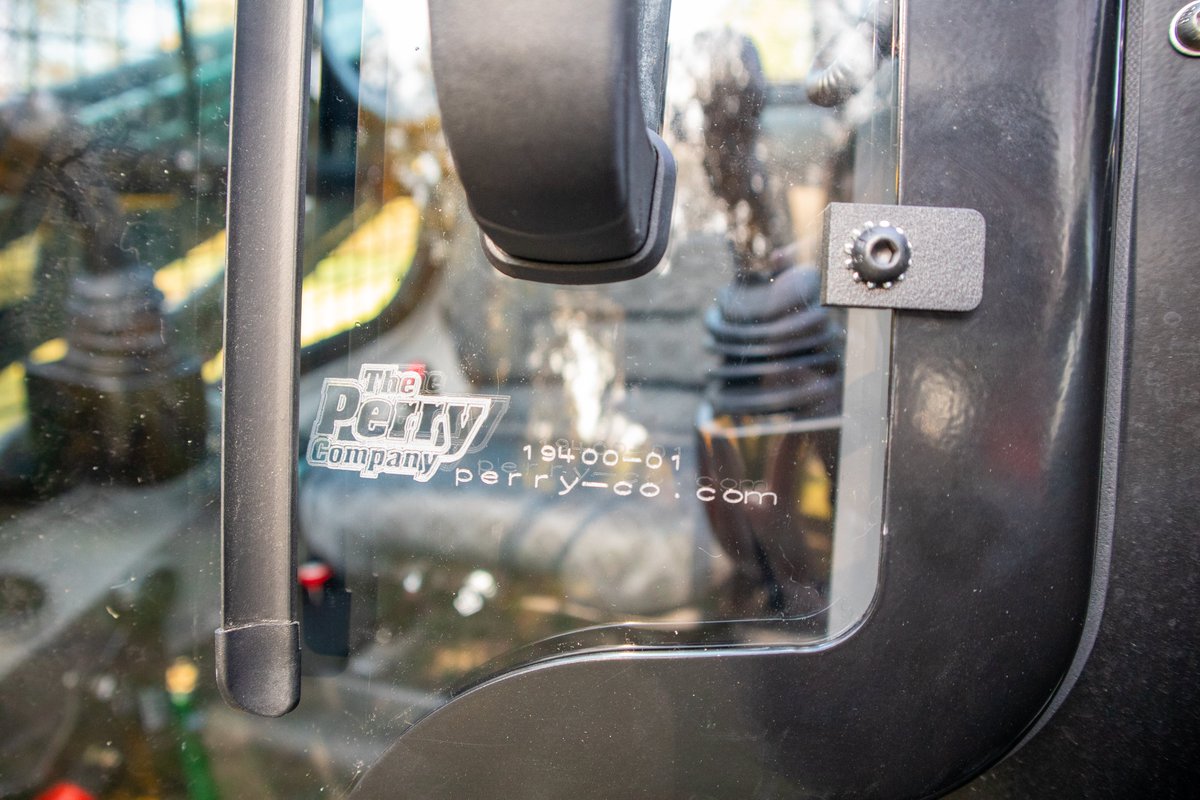 CompanyPerry's tweet image. Here are some more pictures of our newest product the Polycarbonate Windshield Replacement and Mechanical Fastening System for Case and New Holland Track Loaders. Video and Webpage coming soon! #theperrycompany #Case #NewHolland #TrackLoader #Windshield