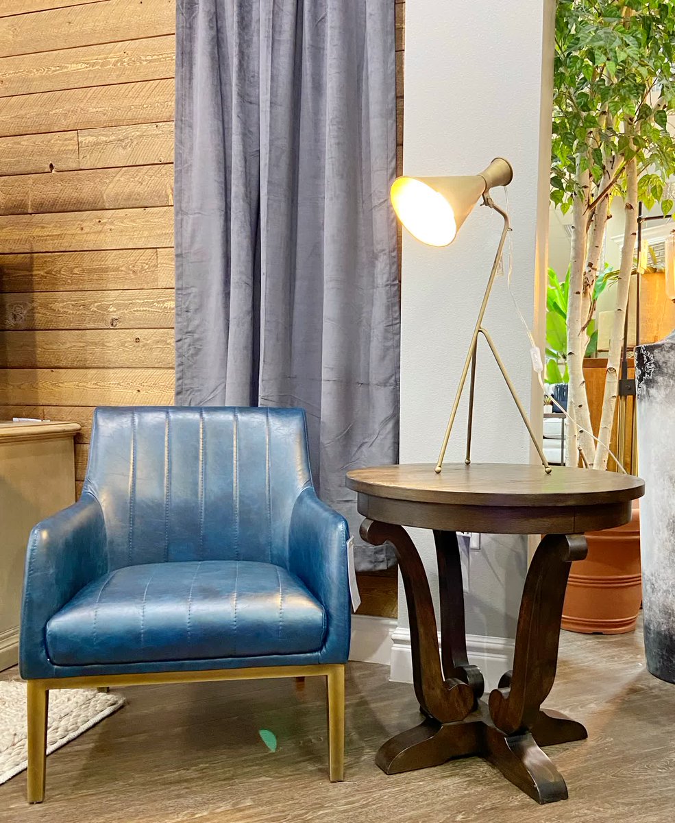BoulevardHome's tweet image. Blue chair for the win 💙⁠
⁠
Don't you just want this statement chair in your house? Me too. What color would pop in your house? 🌈⁠
⁠
 ⁠
#statementpiece #statementchair #statement #chairs #bluechair #leather #blueleather #blueandgold #goldlamp #curtains