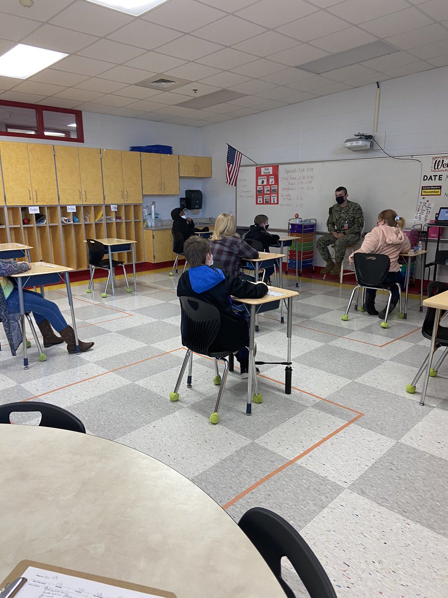 MrsGordon_HV's tweet photo. As part of our career exploration unit we had a special guest today! Thanks again Zach! We learned so much! #MiddieRising https://t.co/2vQFcM4FQN