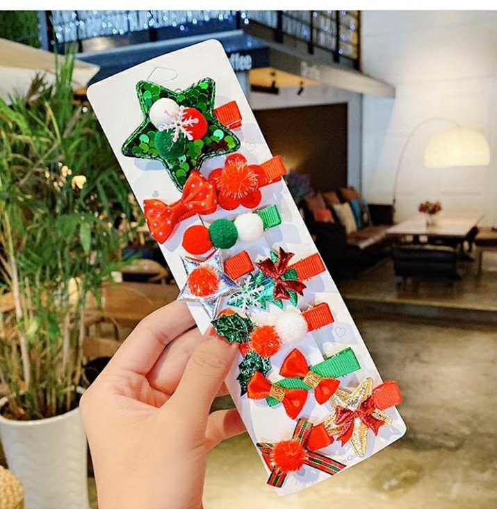 of_roxy's tweet photo. Let's come together and order as a group on preorder, you can put a smile on your little sister, niece or daughters face by getting then this to make them look all glammed up😍😍💃💃💃

Christmas has to be lit for them as well🥳🥳🥳🥳 https://t.co/GYoHikMYVY