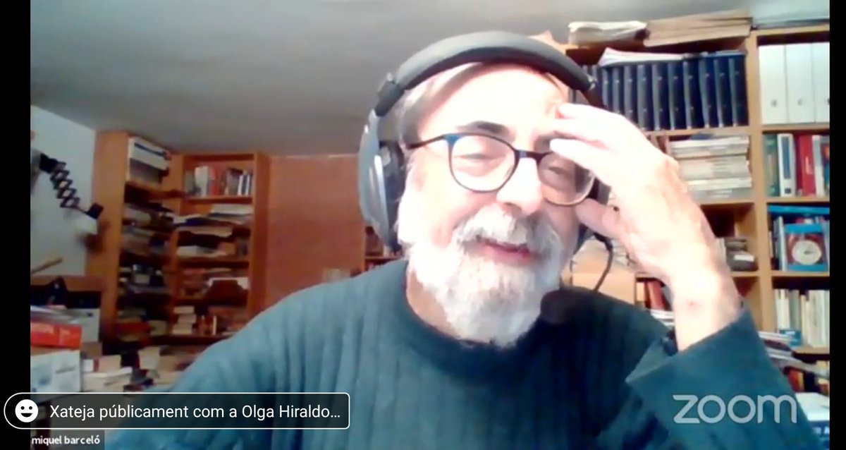 olga_hm's tweet photo. 💻 Avui he assistit a l'acte inaugural d'una nova edició de #CollFantasy, amb Miquel Barceló recordant dos gran de la ciència ficció 🤖 en el centenari del seu naixement: Asimov i Bradbury. https://t.co/OlMu5FRWKj