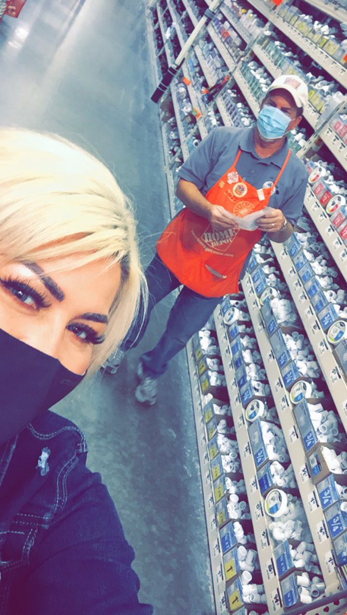 @1083_HD happy Friday! Very proud to recognize Mr. Jeff Draper For taking customer service to the next level. ⁦<a href="/NoemiCeja4/">Noemi Ceja</a>⁩ ⁦<a href="/VelaSulema/">Sulema Vela</a>⁩ <a href="/tina/">Tina Swain</a> Medina