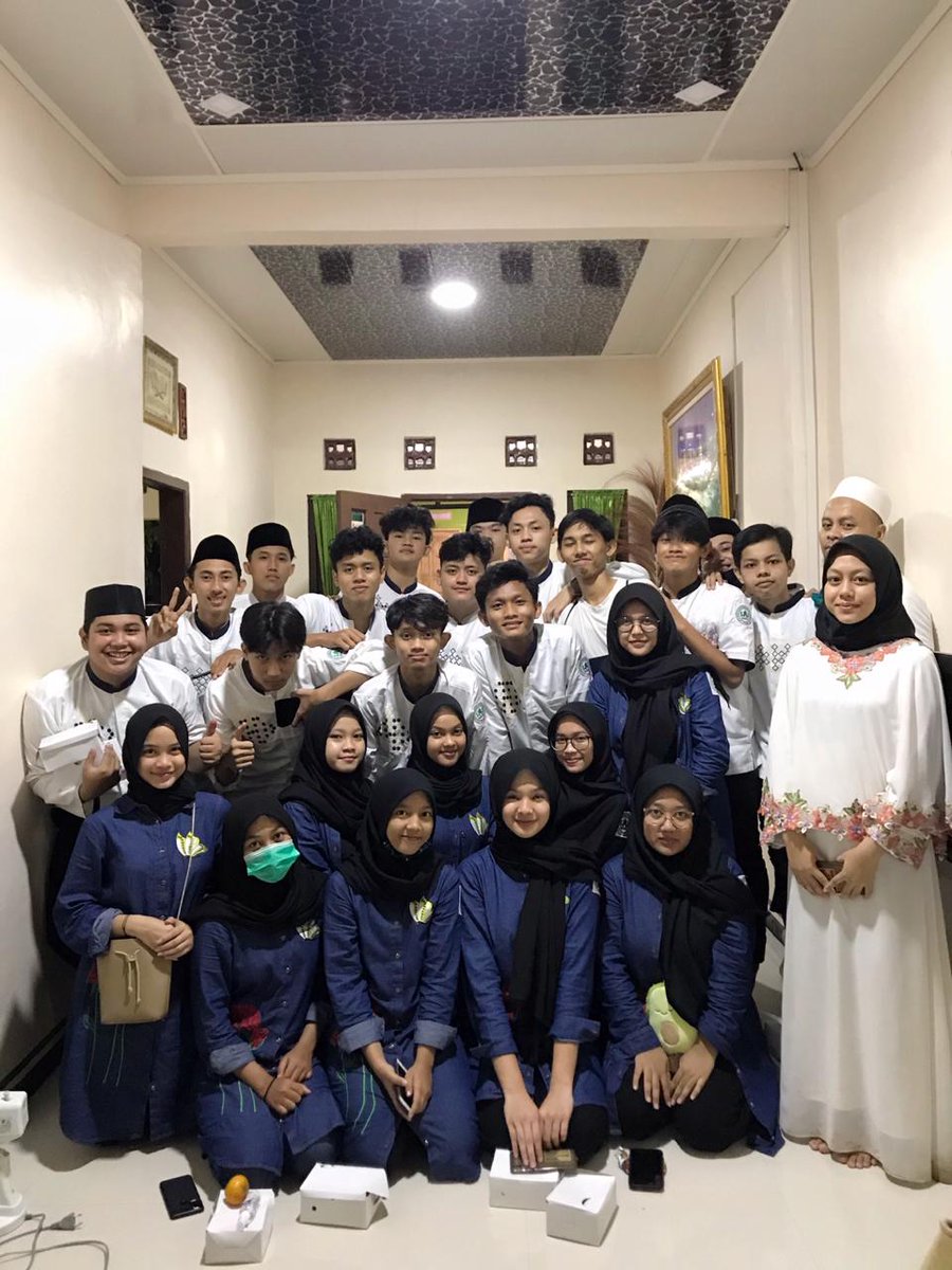 Remaja Masjid Akhobah Kawasan Kelapa Gading RW 10 Banjar Agung Kec. Cipocok Jaya Kota Serang Banten