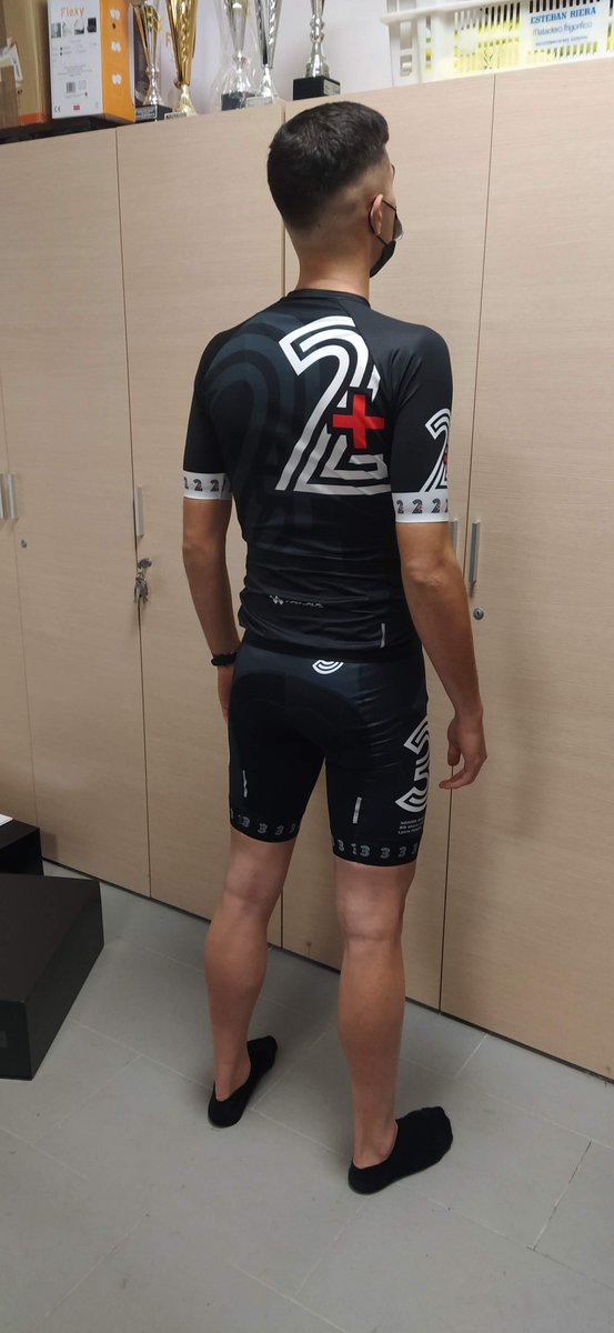 ZUIATE's tweet photo. EUS. 2021a prestatzen. Zein izango da gure arropa hornitzailea?
CAS. Preparando el 2021. ¿Cuál será nuestro proveedor de ropa? https://t.co/1jQlVqCXq3