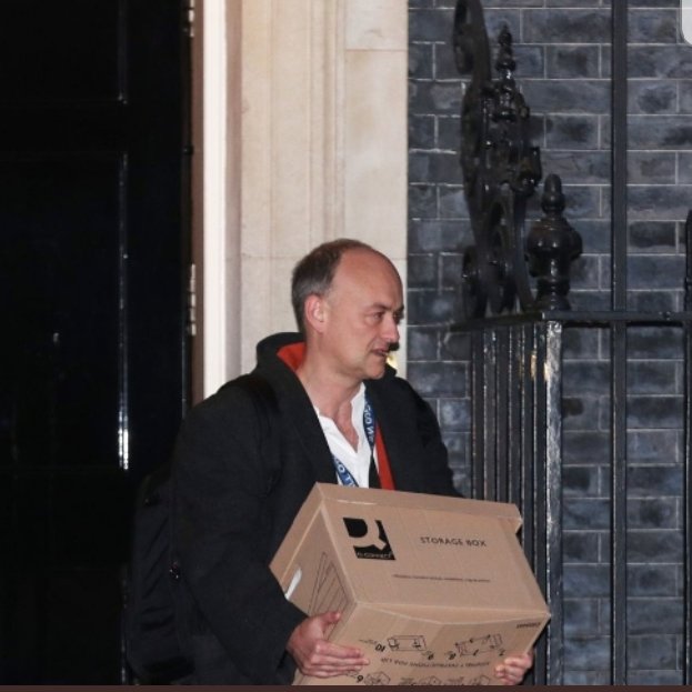 Otto_English's tweet photo. What do you think was in Dom Cummings' box? https://t.co/uWqzOyms6n