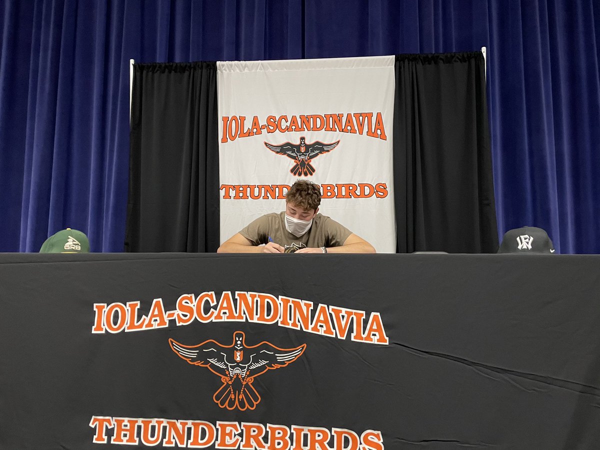 marcus_jaworski's tweet photo. Made it official today! Proud to be a Mustang!!! Ride On🐴 @SMSUBaseball @ddahlke754 @GRBRays @WowFactorNation https://t.co/vcRb1VlWOn
