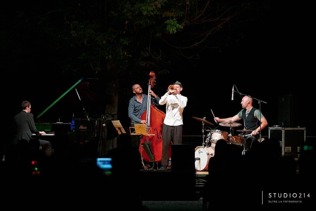 CAbbazie's tweet photo. #concertidelleabbazie2020 #jazzmusic #livemusic #patrimonioculturale #studio214 #cellinoattanasio #FabrizioBossoQuartet #juliaolivermazzariello #jacopoferrazza #nicolaangelucci https://t.co/gCz9XCY0ja