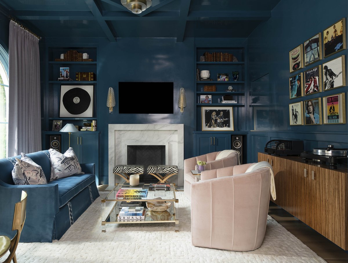 CustomRobert's tweet image. A little bit of this, a little bit of that • Built by Robert Elliott Custom Homes • Interior by Amy's Interiors #RECH #robertelliottcustomhomes