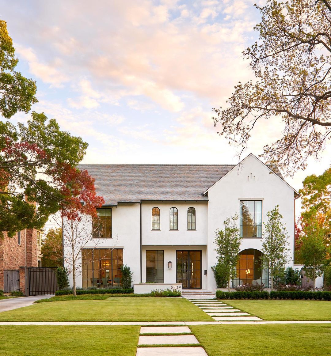 CustomRobert's tweet image. Sky’s the limit🌥 Built by Robert Elliott Custom Homes • Architecture by shmarchitects • 📸: Nathan Schroder #RECH #robertelliotthomes #robertelliottcustomhomes