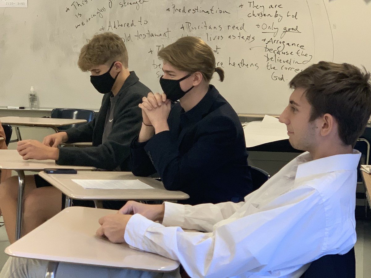 AntoniaAlbParis's tweet photo. After analyzing the federalist papers for their rhetorical value, and learning about judicial philosophies , the humanities students debated the ratification of the constitution. Whether federalist or antifederalist, both sides were brilliant. @FchsHumanities @PSJ_FCHS https://t.co/pDsYkRp3u0