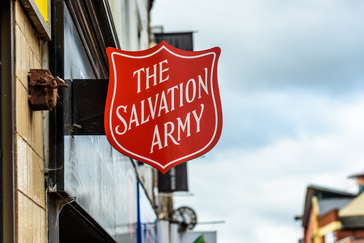 MetcalfesMarket's tweet photo. Since we cannot have our usual red kettles, bell ringing volunteers, and donation greeters this year, we're announcing our new ✨Salvation Army✨ Red Kettle Campaign!

It starts tomorrow 11/13 and goes thru 12/31. Be on the lookout for our Kettle disp...
https://t.co/6uvZ8EVSkW https://t.co/3FLnAZK2pH