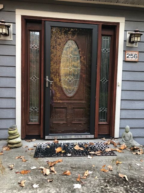 worddogs's tweet photo. The front door of my new home in Hendersonville with a mirrored tree and my new office.
#robingreene #moving #newadventure #newhome #hendersonville. https://t.co/7D4mGM05tm