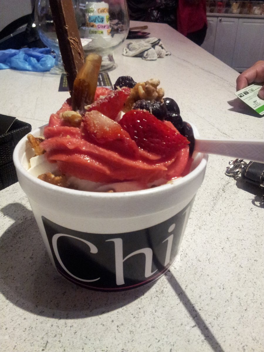 ChilFroyo's tweet photo. Froyo is always a good idea! 🍓 🍦 😋 

@ChilFroyo
#froyo
#froyolover
#healthy
#delicious
#happinessinacup https://t.co/cPHmFwb4rA