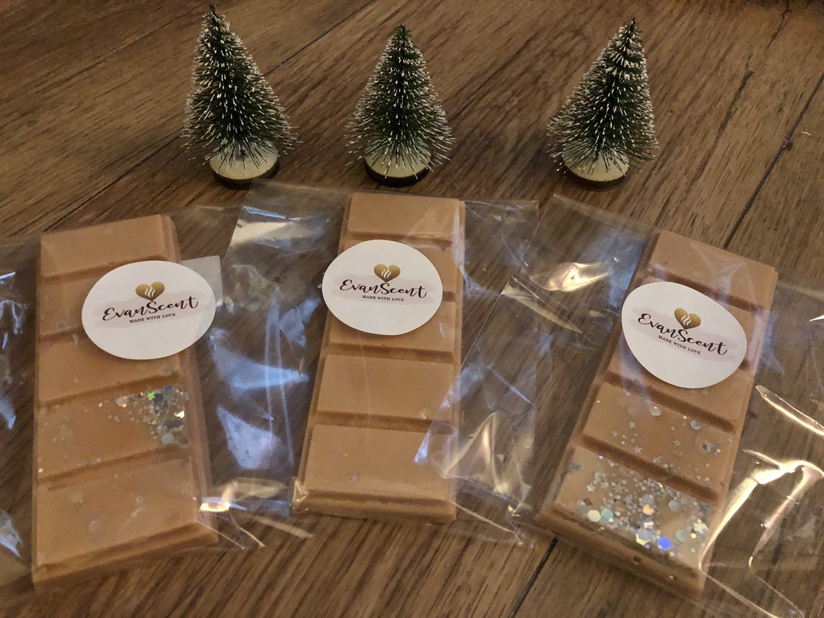 SharonaSparkles's tweet photo. Spent the evening making some amazing #Waxmelts go take a look at @EvanScent_  #mrshinch #marshmallow #Chocchipcookie 😍 https://t.co/t7HmVHwjsH