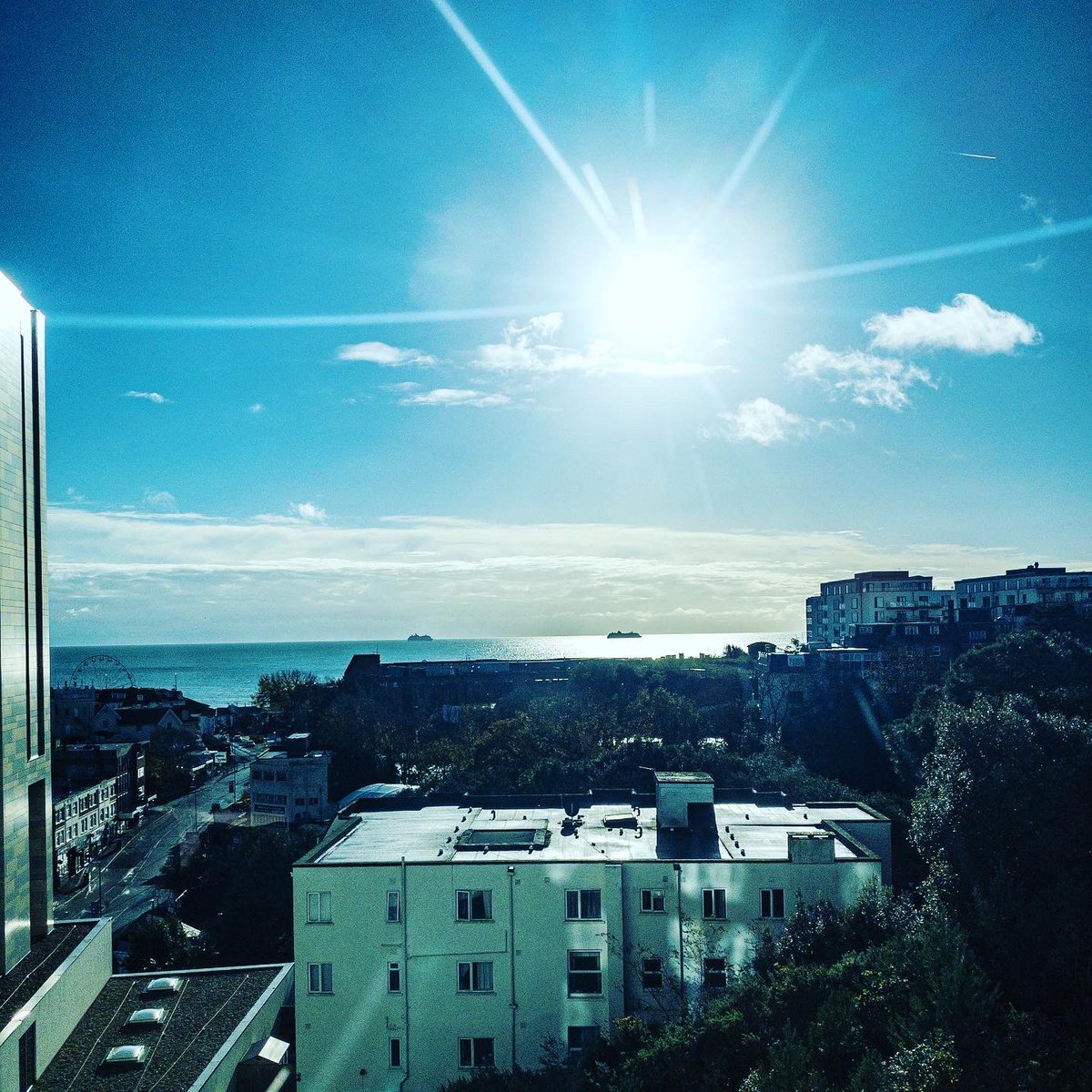 production_pony's tweet photo. Waking up in a hotel and the sun is shining #ItsASecret #AllThingsTechnical for @taylorbennettpartners @hawthornbiz #eventprofs #eventprofsuk #dots #alignment #cameras #ledscreens #xtendedreality #xr https://t.co/BCaot5L79f