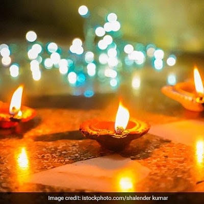 दीपोत्सव की बहुत बहुत शुभकामनाएं...
मन की अयोध्या में श्रीराम प्रभु का प्रादुर्भाव हो....मां लक्ष्मी मंगल करें....
#दीपावली