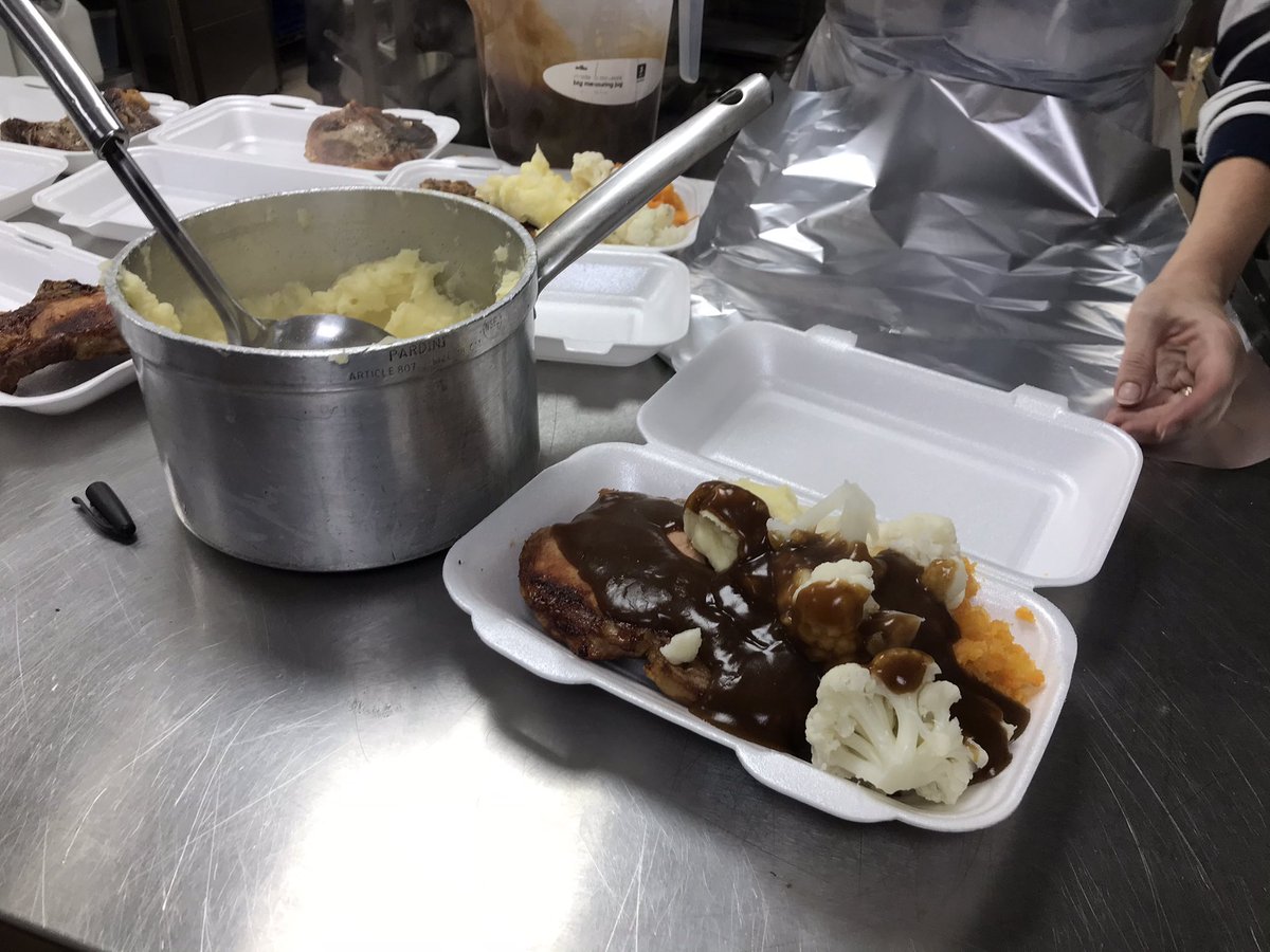 ParishBold's tweet photo. A message from Craig and the team at the ‘Clock Recreational Club 👇

I just want to say a massive thank you to all the volunteers and to those who have donated. 108 hot meals sent out this week. Amazing effort by all involved 👏 https://t.co/BJKIRzpgpB