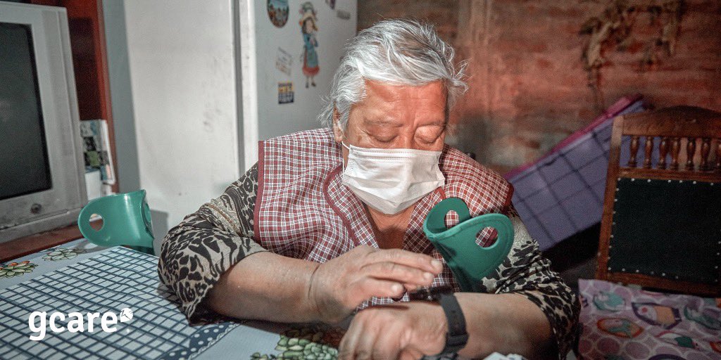 Al tener una emergencia y presionar el botón sos la llamada será inmediata al cuidador vinculado, permitiendo una respuesta eficiente ante cualquier emergencia. 
.
#eldertech #autonomia #cuidado #personasmayores #innovacion