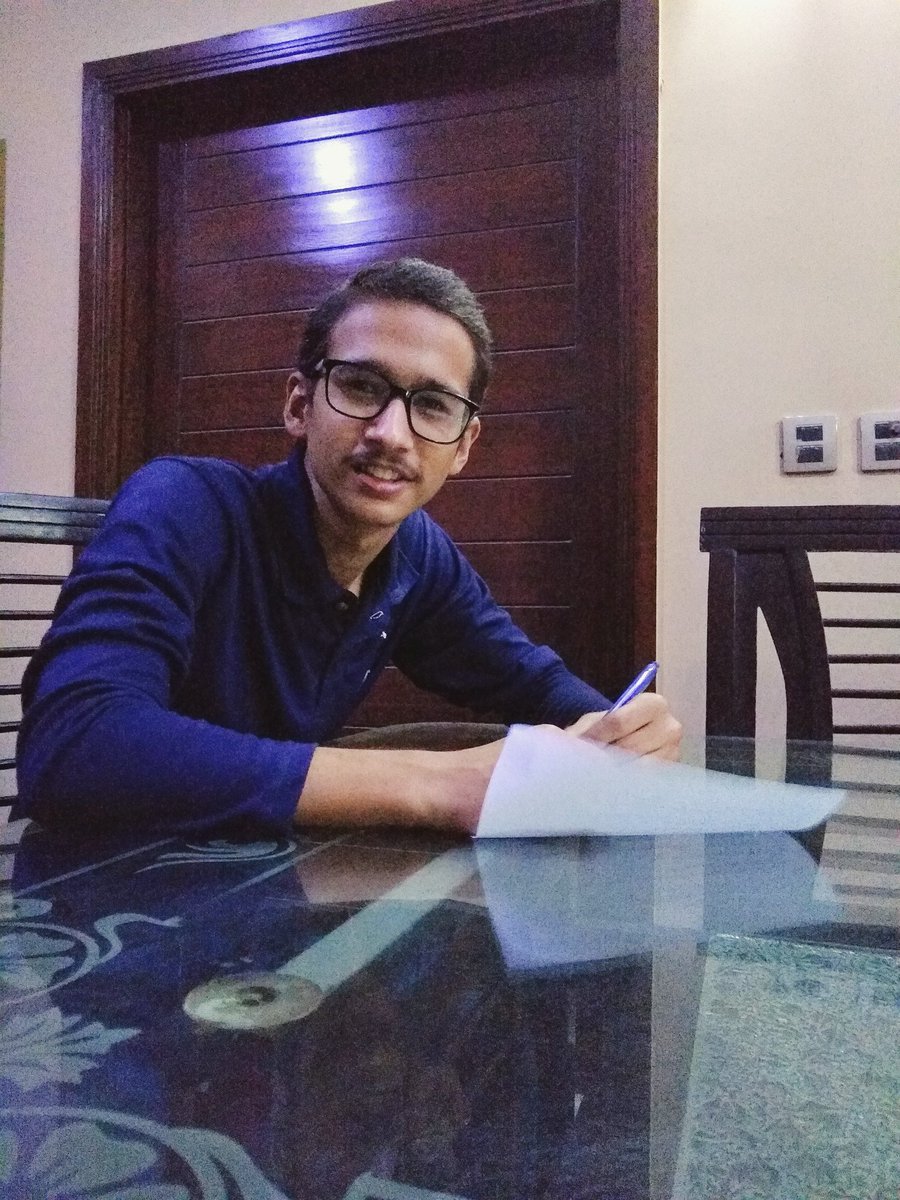 EchesqueMusic's tweet photo. When the signing was done with @glf_records
#electronicmusic #music #edm #dancemusic #beatport #soundcloud #youtube #karachi #pakistan #echesque https://t.co/5mGzE2jSW0