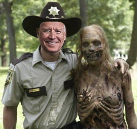 ___Metatron's tweet photo. @JoeBiden with Speaker of the House of 1000 Corpses @SpeakerPelosi
#TheVotingDead https://t.co/Y70rJcmmLr