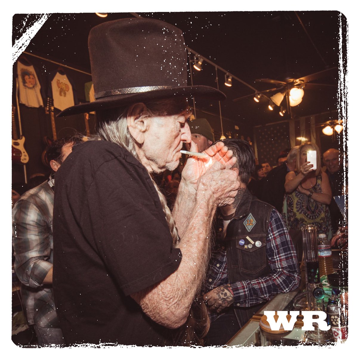 WilliesReserve's tweet photo. Light up the weekend friends !
โข
โข
โข
#williesreserve
#willienelson
#itsallgoingtopot
#rollmeupandsmokemewhenidie
#puffpuffpuff
#joints
#cannabis
#cannabiscommunity
#weekendvibes
#weshouldsmoke
#smokeweedeveryday https://t.co/bD28U1qLZk