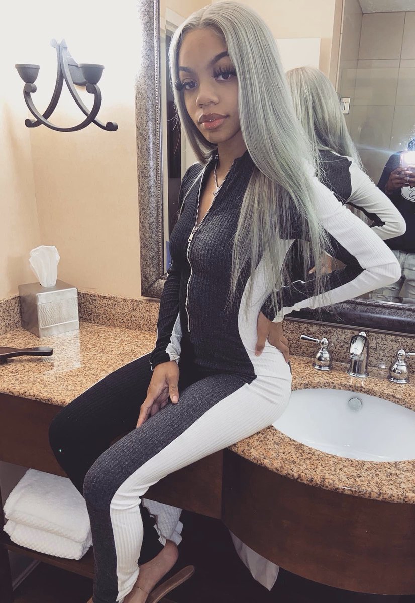 ayeeteeell's tweet photo. I’ll leave a bitch mad with the stuck face🤭💋 https://t.co/XMlHjcKelC