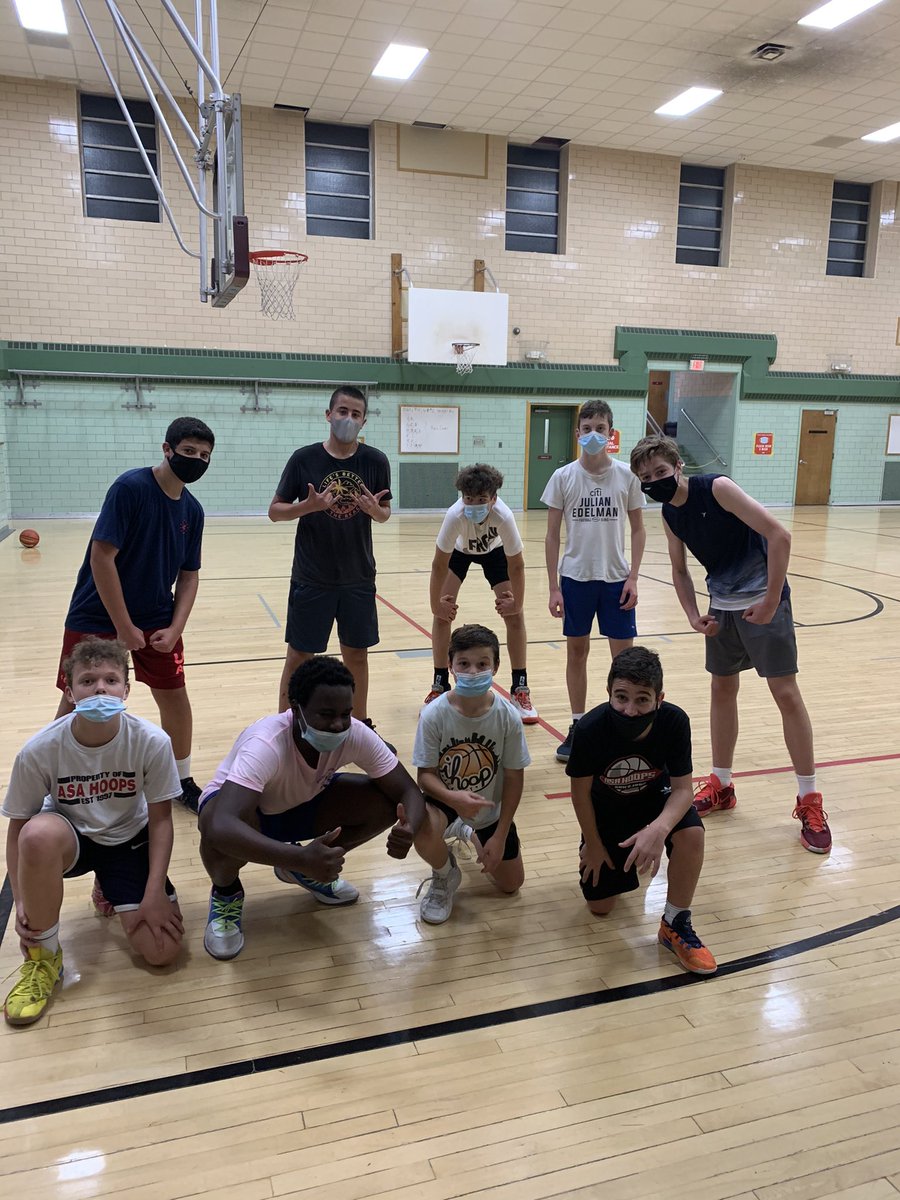asacoachmoses's tweet photo. Friday night workout with our @asahoops 8th graders.  Love their passion and willingness to put in the time. @asahoopsnation #fridaynightworkout #alldayeveryday #starttheweekendright https://t.co/tOJNdzoK5o
