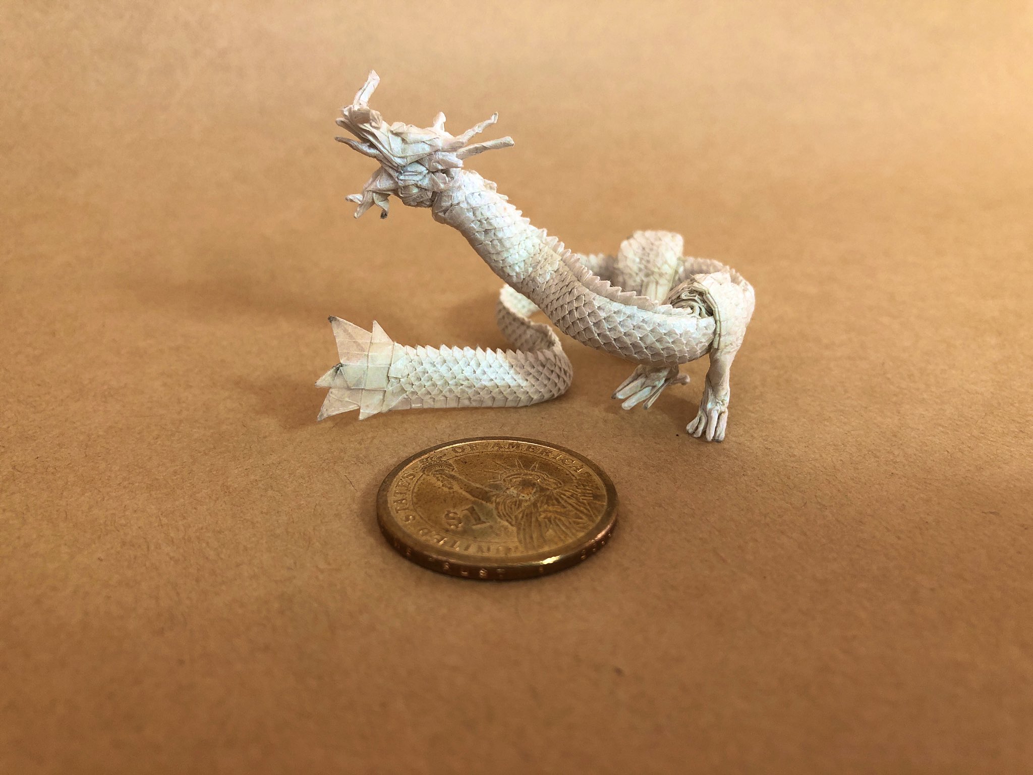 拓海 折り紙 龍神3 5 創作者 神谷 哲史さん 制作 自分 紙 グラシン 白 大きさ 29 29 Cm これで多分4体目です 自分が調べた時世界最小の龍神は29 7cmだったので今回