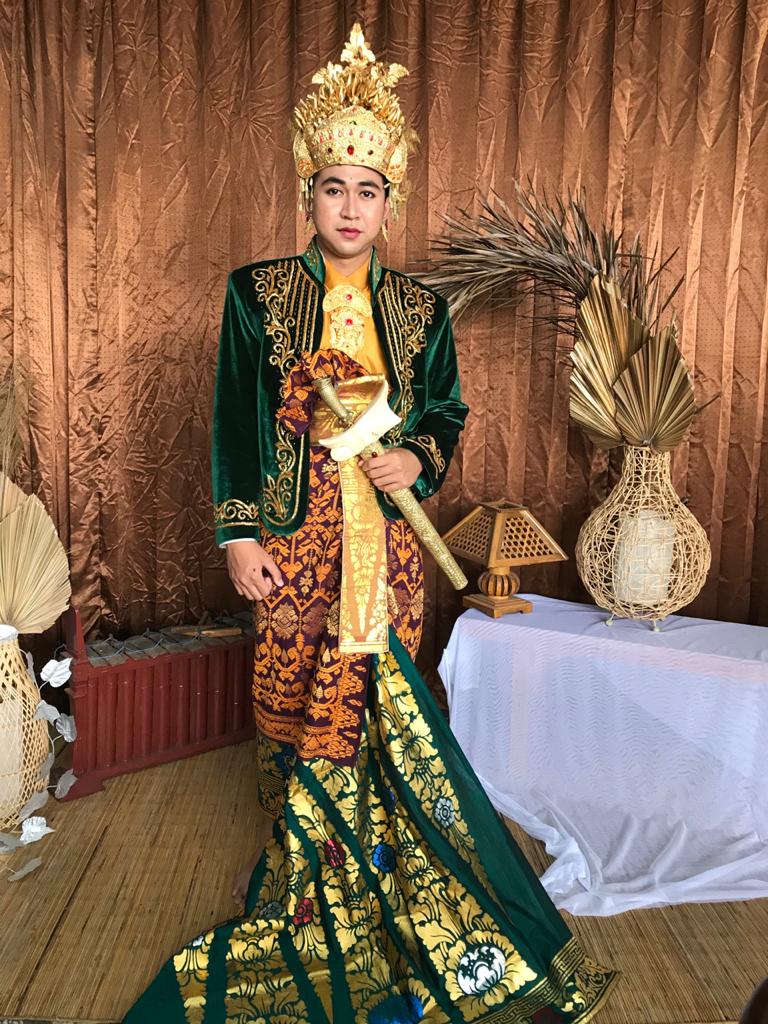 Dwirismana07's tweet photo. Modeling busana adat bali
#bali
#busanaadatbali
#budayaindonesia https://t.co/FmEkoSPu5p