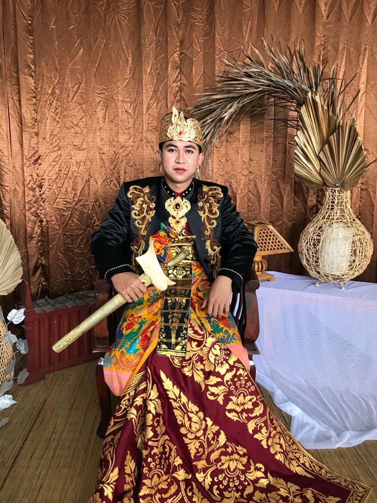 Dwirismana07's tweet photo. Modeling busana adat bali
#bali
#busanaadatbali
#budayaindonesia https://t.co/FmEkoSPu5p
