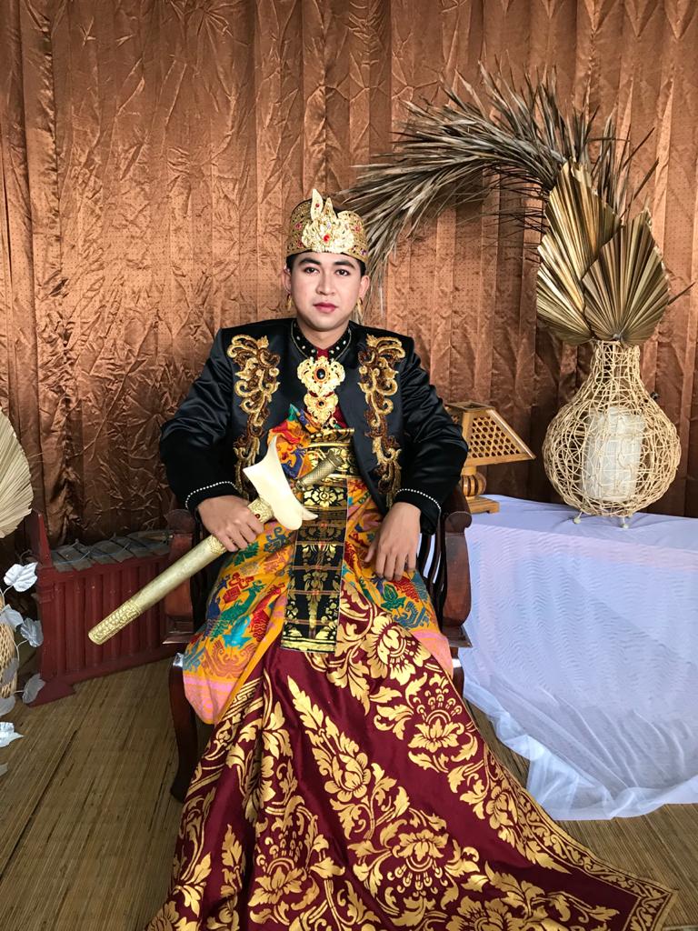 Dwirismana07's tweet photo. Modeling busana adat bali
#bali
#busanaadatbali
#budayaindonesia https://t.co/FmEkoSPu5p