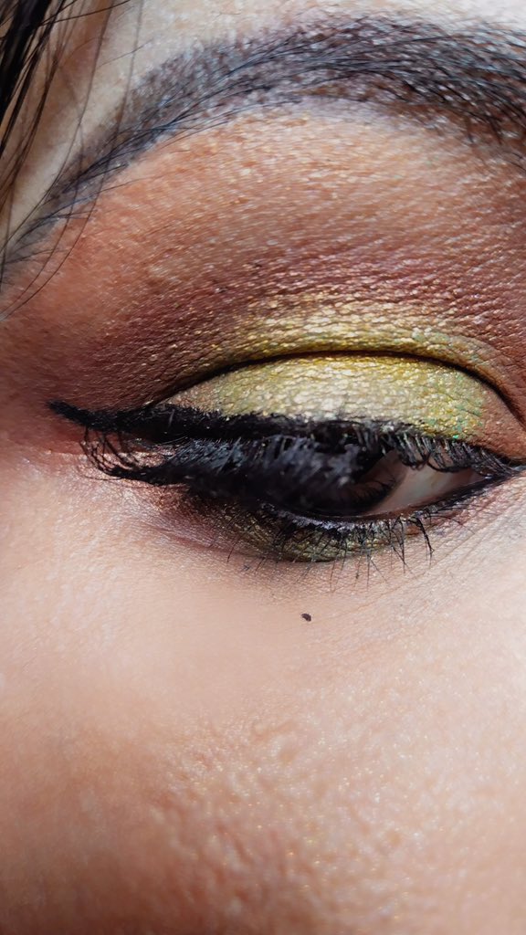 landyk's tweet photo. Haciendo un #Halomakeup para mis amigas πππ
#Makeup #DaleRT https://t.co/edPoO51svM
