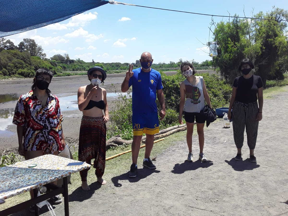Hoy estuvo el presidente de nuestro Club Marcelo Acuña acompañando a los ambientalista que están evitando el daño que está causando el Intendente Manuel Passaglia a nuestra Reserva natural.
El Club Atlético 12 de Octubre de dice NO al daño de nuestra naturaleza.