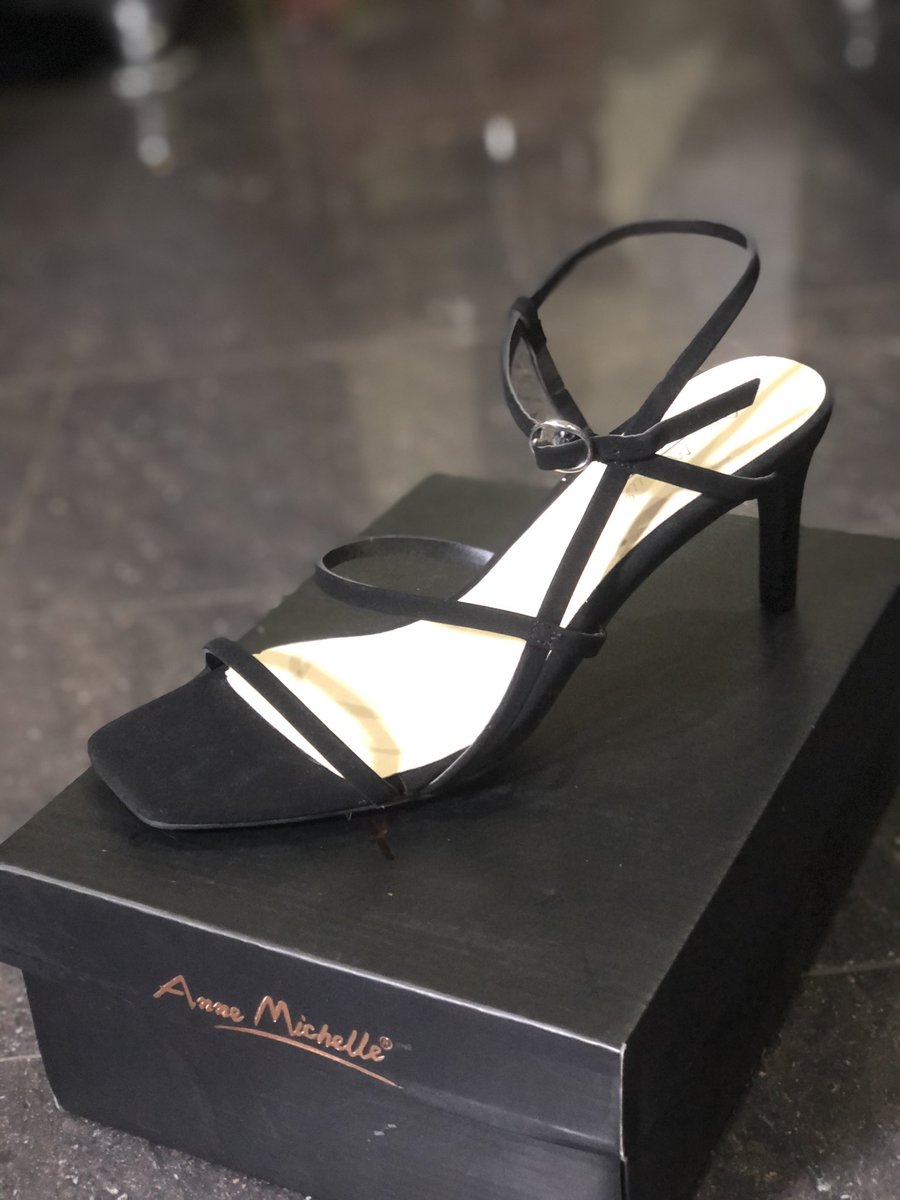 the_2k_store's tweet photo. Hi guys, 
I have these beautiful shoes for sale. I got them but they were too small and they’ve never been worn .
Please retweet!!
My customer might be on your TL.    Sizes: Black-US8.5 and Nude -US9 for 9k each,prices are negotiable. https://t.co/WLYS75B3os