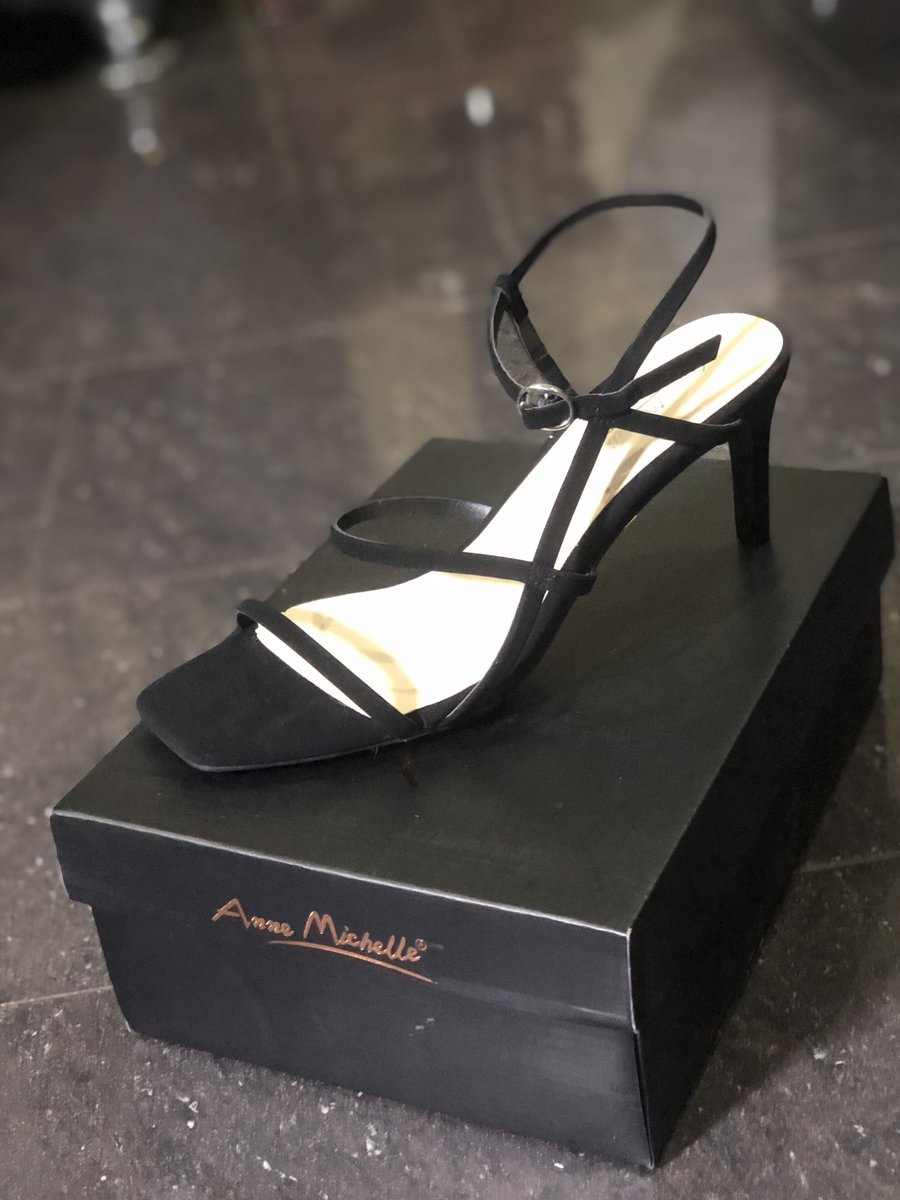 the_2k_store's tweet photo. Hi guys, 
I have these beautiful shoes for sale. I got them but they were too small and they’ve never been worn .
Please retweet!!
My customer might be on your TL.    Sizes: Black-US8.5 and Nude -US9 for 9k each,prices are negotiable. https://t.co/WLYS75B3os