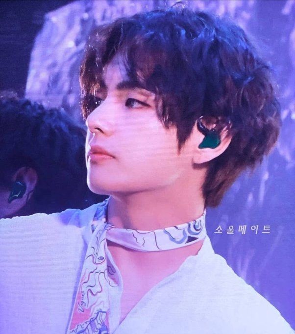 chocomilkytae's tweet photo. ˚ ༘ 🍓💌🖇 ⋆.࿐
🐯 : Ungu adalah warna terakhir pelangi, artinya saling percaya dan mencintai dalam waktu yang lama. Ya, aku baru saja mengarangnya. Tapi, seperti itu artinya, aku ingin bertemu kalian dalam waktu yang lama, selamanya...

#WeThankYouTaehyung https://t.co/dudpZgn8Lh