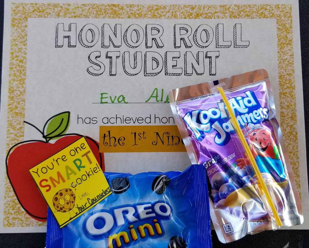 Alopez_JHS's tweet photo. Celebrated our smart cookies this beautiful Friday afternoon 🍪 we are so proud of our Honor Roll hawks! 🙌🏻😊🍎 #TeamSISD #hawkpride https://t.co/YkeRrBS9D6