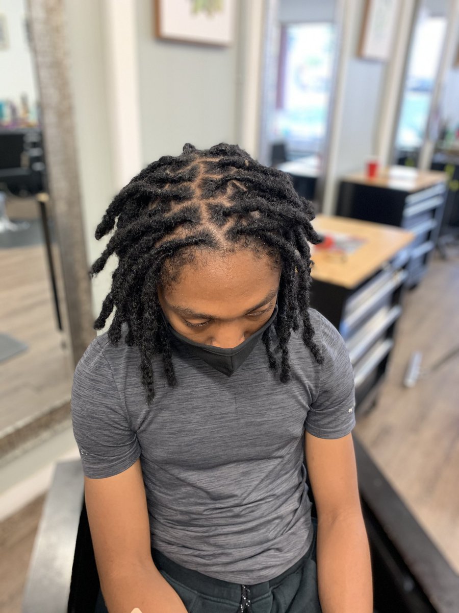 DavisKeashon's tweet photo. Dread Extension #bookwithme https://t.co/dxiwHDAqQi https://t.co/j6BO6C8rph