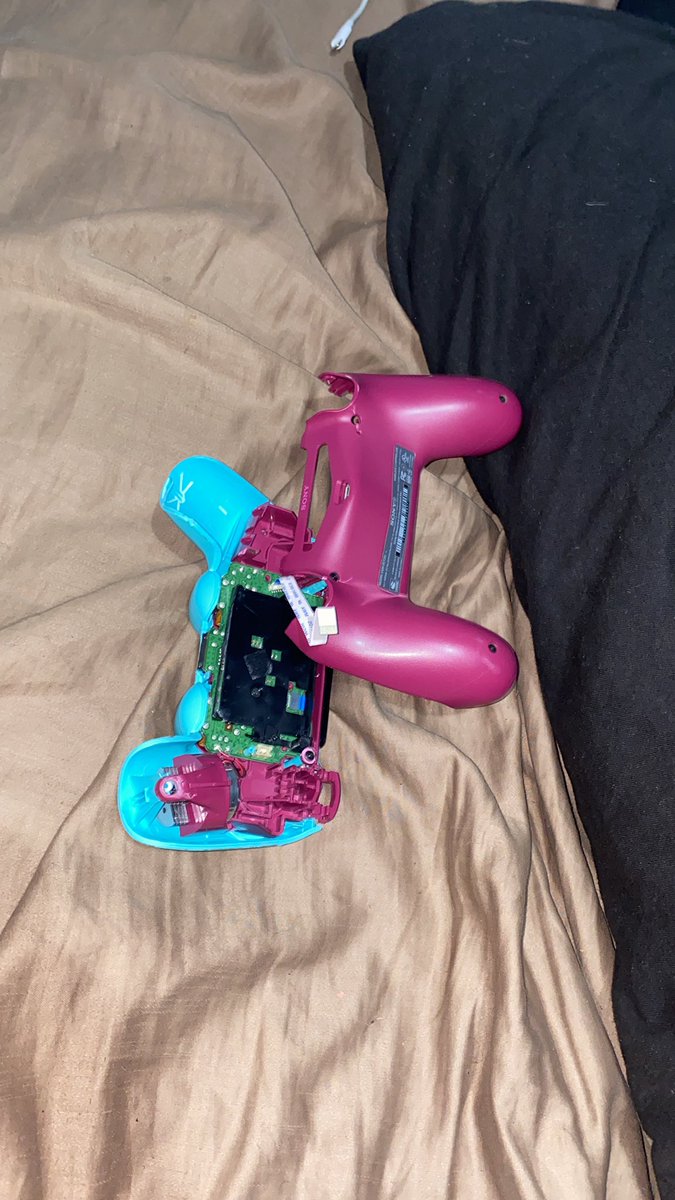 DaddyTOfficial's tweet photo. You Telling Me I Payed 100$ For A Game I Can’t Play? Happen 6 Time In A Row ..... https://t.co/DC5UMUyZJW
