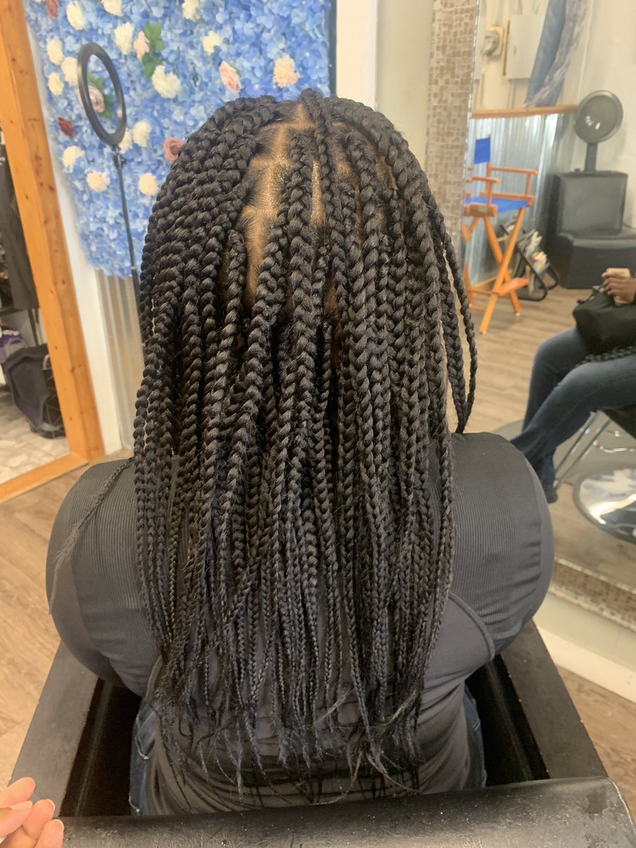 DavisKeashon's tweet photo. Neat box braids #bookwithme #repost https://t.co/dxiwHDAqQi https://t.co/RWsoYUzjea