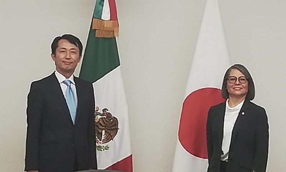 ConsulClaudiaF1's tweet photo. #México y #Japón comparten sólidos lazos de amistad y relaciones estratégicas en temas políticos, económicos y de cooperación. Diálogo fructífero hoy @SRE_mx con Emb. Teiji Hayashi DG para América Latina y el Caribe @MofaJapan_en @EmbYasTakase @JapanEmb_Mexico https://t.co/szZZHm2fk8