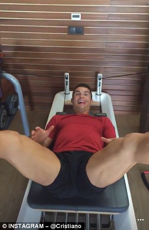 allbulge's tweet photo. Cristiano Ronaldo hot 🍆
#bulge #bulto #bulges #bultos #dickprint #messibulge #piquebulge #celebbulge #soccerbulge #footballbulge #cr7bulge #cristianoronaldobulge #bieberbulge #guybulge #boybulge #dick #boner https://t.co/XkyqJljoay