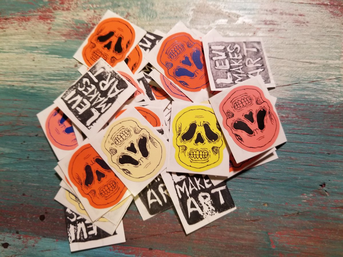 LeviMakes's tweet photo. Tiny skull stickers! https://t.co/pGT46gTUYM