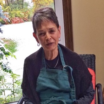 SarahRyanYEG's tweet photo. Missing senior in #yeg: Carole Byrne (73 y/o) was last seen in SW Edmonton near Cameron Heights and Chahley Way on Tuesday, Nov. 10. She's 5’3, 110 lbs. Wearing black, ¾ length winter jacket w/brown fur trim hood, a black toque and mittens, black leather hiking boots. RT? https://t.co/ZiuPHNrMal