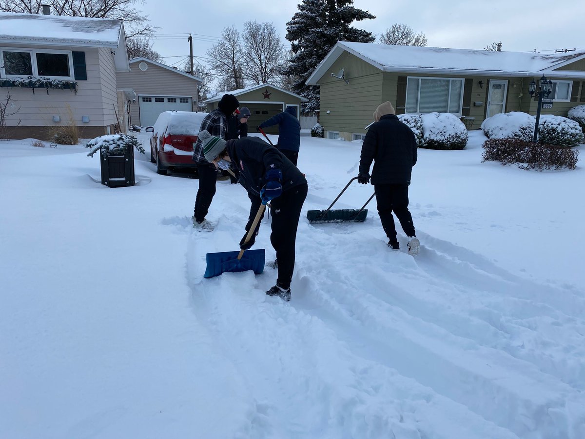 From serving together in our community this week, to competing on ice tonight. Our U16 vs U17 game starts in one hour!