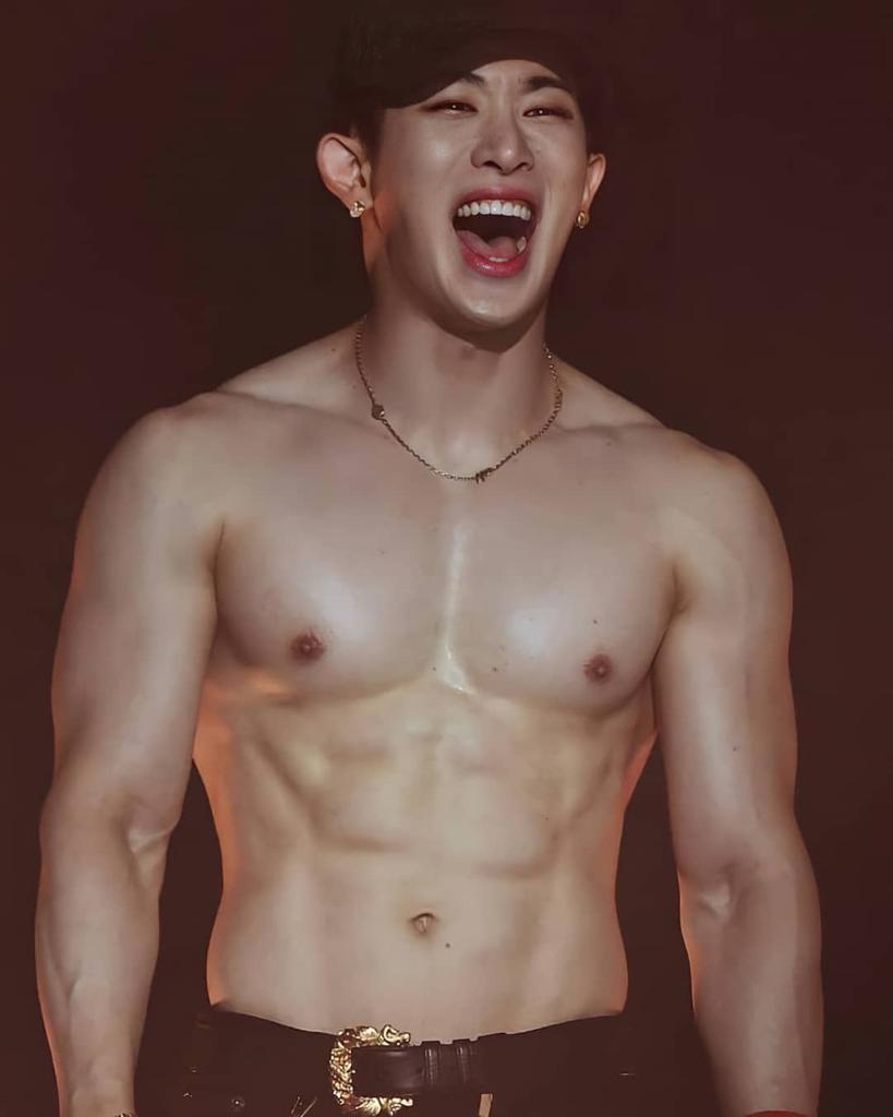 wonholoveramen's tweet photo. Wonho the best man 💕 #MONSTAX #WONHO #wonhomonstax #monstaxwonho https://t.co/CLK55OjzpG