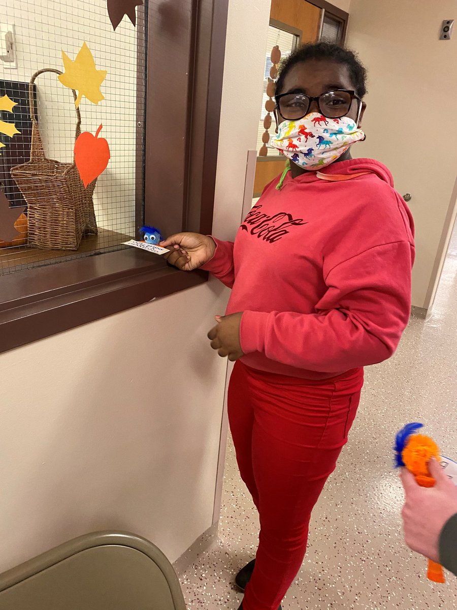 bt_pals's tweet photo. 🐾PALS students celebrated Kindness Day today in fun ways. Check out these warm dizzies students made and hid around the school!🐾

How did you celebrate Kindness Day today? 🥳 
@GorslineLeslie @BroomeBOCES https://t.co/cCjqlNz57F